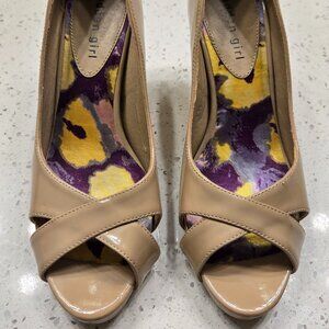 Madden Girl “Gertiee” nude leather peep toe heels
